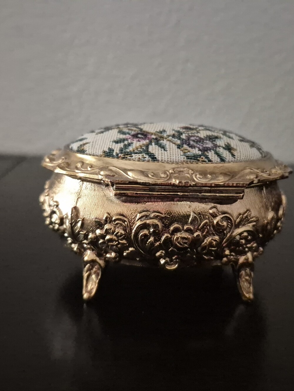 Small Jewelry Box - Picture 4 of 9
